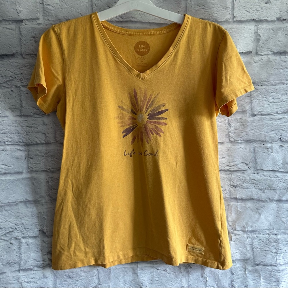 PREOWNED LIFE IS GOOD V NECK WOMENS DAISY FLOWER SIZE MEDIUM M